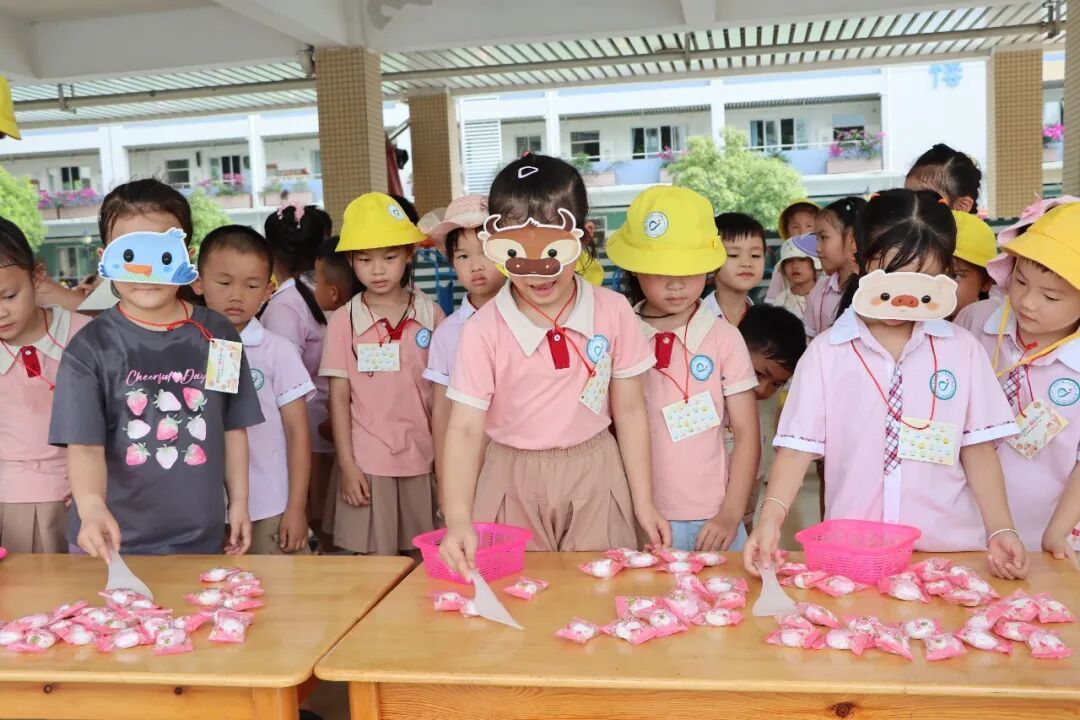 教育幼儿园开展“甜甜过六一 快乐满心间”主题游园活动.jpg